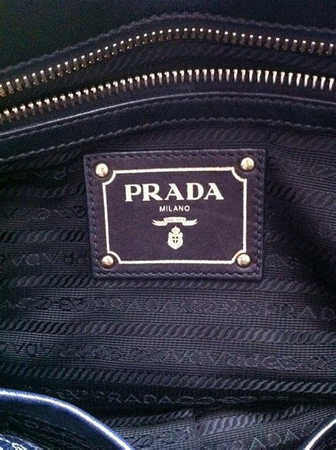 prada 価格ミス|Prada bag serial number.